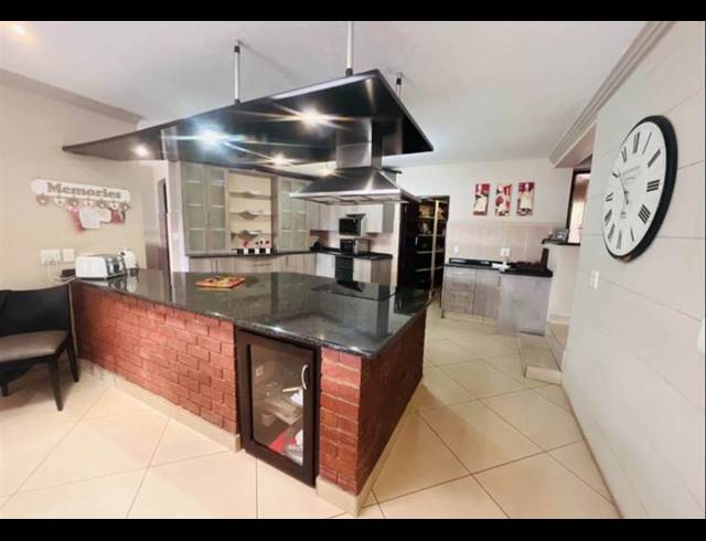 5 BEDROOM HOUSE FOR SALE IN MEYERSDAL